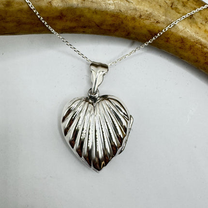 Vintage Sterling Silver Heart Locket Necklace: Small Photo Pendant