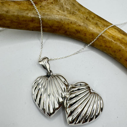 Vintage Sterling Silver Heart Locket Necklace: Small Photo Pendant