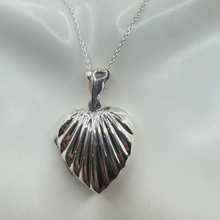 Vintage Sterling Silver Heart Locket Necklace: Small Photo Pendant