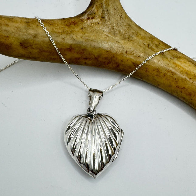 Vintage Sterling Silver Heart Locket Necklace: Small Photo Pendant