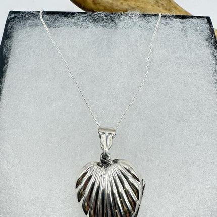 Vintage Sterling Silver Heart Locket Necklace: Small Photo Pendant