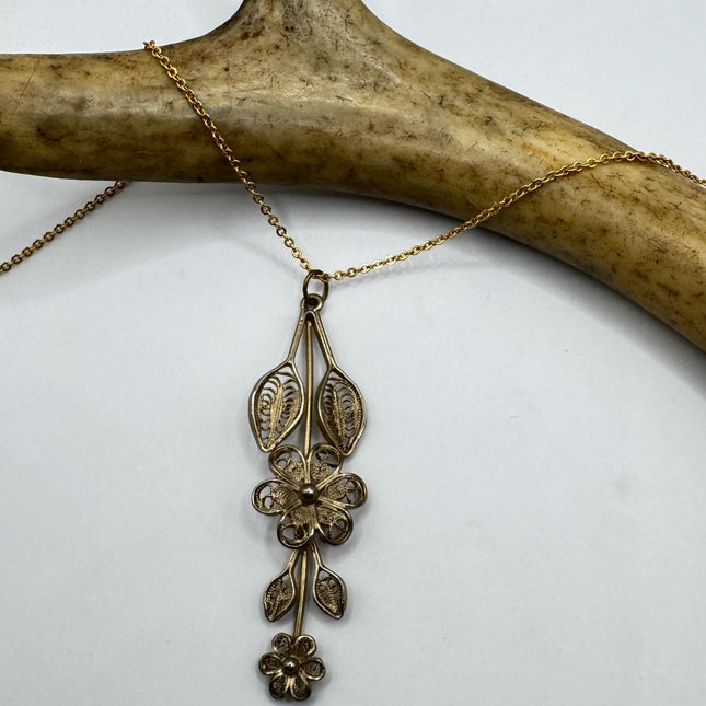 Vintage Filigree flower Pendant Necklace | 925 Sterling Silver on a fine chain