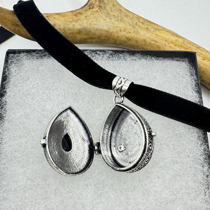 Vintage Poison Pillbox Velvet Choker Photo Locket - Silver, White Bronze, Black Onyx Antique Design Necklace