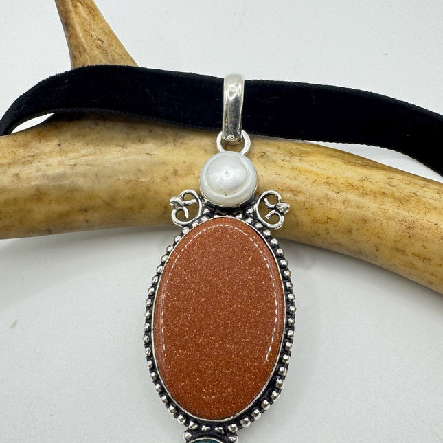 Goldstone Choker Necklace: Vintage Style (Black Velvet Ribbon, Chunky Pendant)