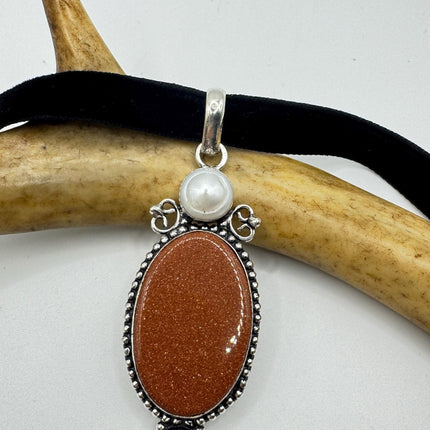 Goldstone Choker Necklace: Vintage Style (Black Velvet Ribbon, Chunky Pendant)