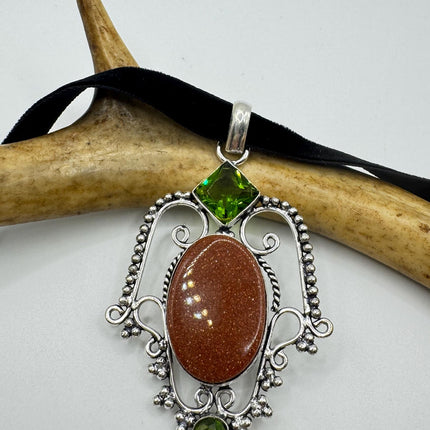 Goldstone Choker Necklace: Vintage Style (Black Velvet Ribbon, Chunky Pendant)