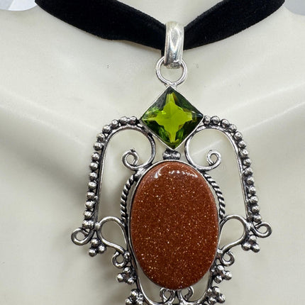 Goldstone Choker Necklace: Vintage Style (Black Velvet Ribbon, Chunky Pendant)