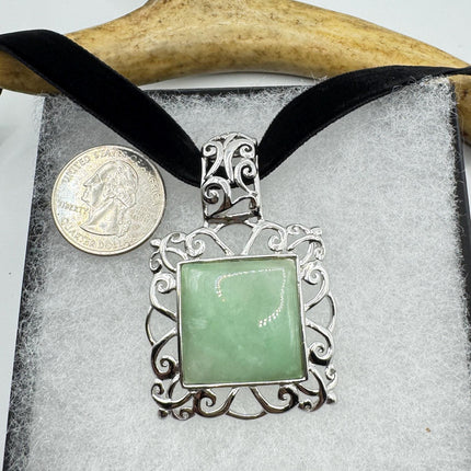 Vintage Green Jade Pendant Choker 925 Sterling Silver Necklace
