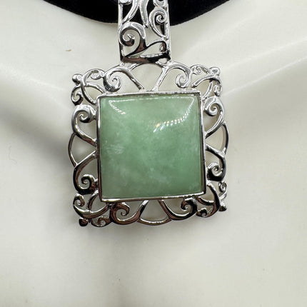Vintage Green Jade Pendant Choker 925 Sterling Silver Necklace