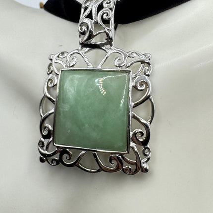 Vintage Green Jade Pendant Choker 925 Sterling Silver Necklace