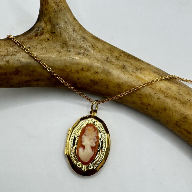 Vintage Gold Filled Cameo Photo Locket Necklace