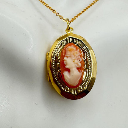 Vintage Gold Filled Cameo Photo Locket Necklace