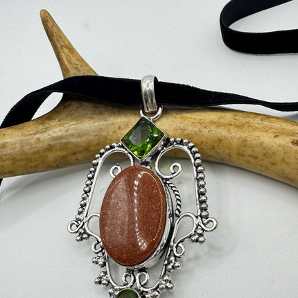 Goldstone Choker Necklace: Vintage Style (Black Velvet Ribbon, Chunky Pendant)