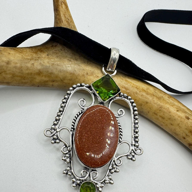 Goldstone Choker Necklace: Vintage Style (Black Velvet Ribbon, Chunky Pendant)