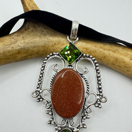 Goldstone Choker Necklace: Vintage Style (Black Velvet Ribbon, Chunky Pendant)