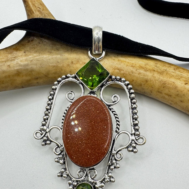 Goldstone Choker Necklace: Vintage Style (Black Velvet Ribbon, Chunky Pendant)