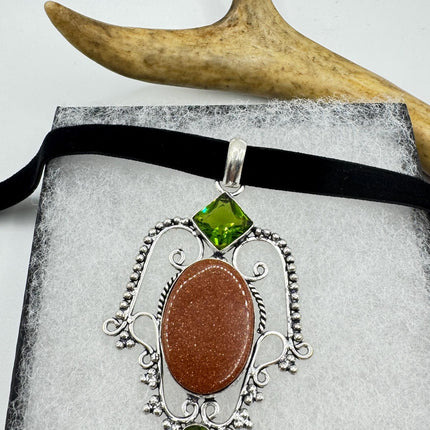 Goldstone Choker Necklace: Vintage Style (Black Velvet Ribbon, Chunky Pendant)