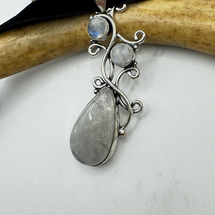 Vintage Silver Bronze Rainbow Moonstone Black Velvet Choker Pendant Necklace