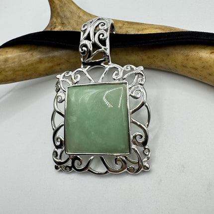 Vintage Green Jade Pendant Choker 925 Sterling Silver Necklace