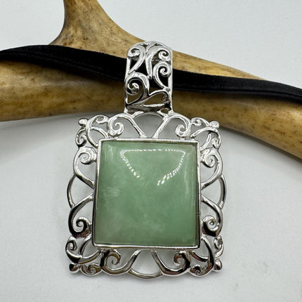 Vintage Green Jade Pendant Choker 925 Sterling Silver Necklace