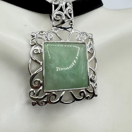 Vintage Green Jade Pendant Choker 925 Sterling Silver Necklace
