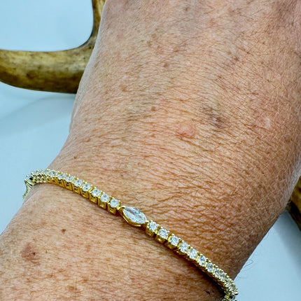 Vintage Gold Tennis Bracelet: Diamond Look Cubic Zirconia in Golden 925 Sterling Silver