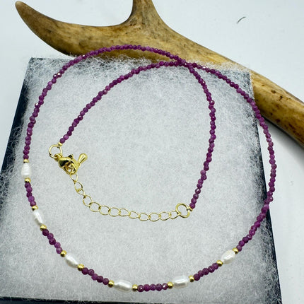 Vintage Pink Ruby White Pearl Gemstone Gold Filled Beaded Necklace: Minimalist Style
