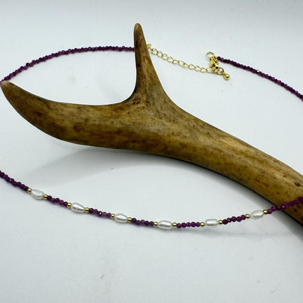 Vintage Pink Ruby White Pearl Gemstone Gold Filled Beaded Necklace: Minimalist Style