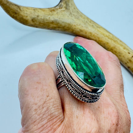 Vintage Green Glass Cocktail Ring – Silver Bronze Setting 7.5