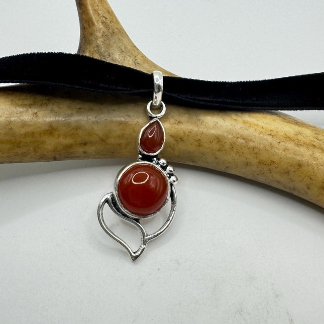 Vintage Red Carnelian Chunky Pendant Ribbon Choker Necklace | Silver Necklace