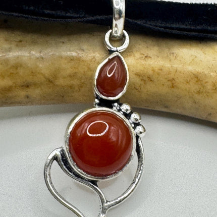 Vintage Red Carnelian Chunky Pendant Ribbon Choker Necklace | Silver Necklace