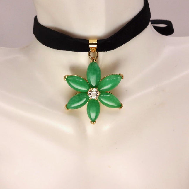 Vintage Green Jade Deco Pendant Choker Necklace - Golden Bronze