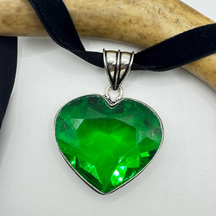 Vintage Green Glass Silver Heart Statement Necklace Black Velvet Choker