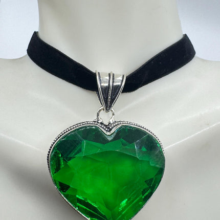 Vintage Green Glass Silver Heart Statement Necklace Black Velvet Choker