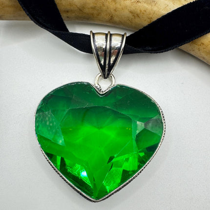 Vintage Green Glass Silver Heart Statement Necklace Black Velvet Choker
