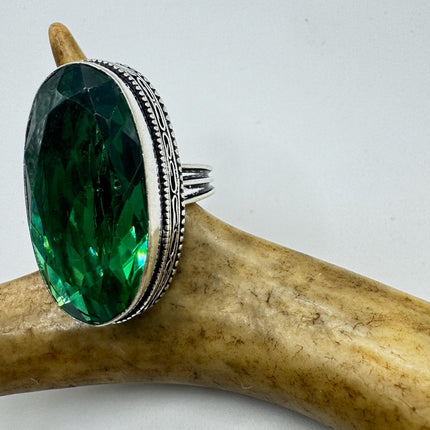 Vintage Green Glass Cocktail Ring – Silver Bronze Setting 7.5