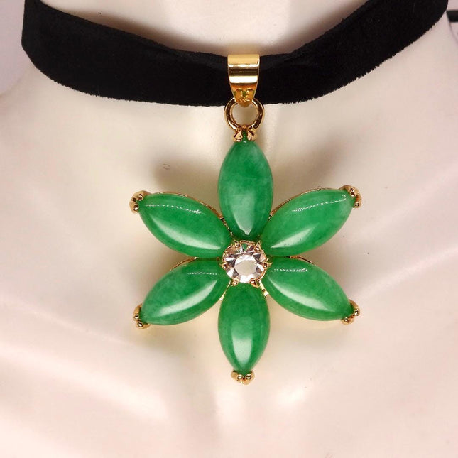 Vintage Green Jade Deco Pendant Choker Necklace - Golden Bronze