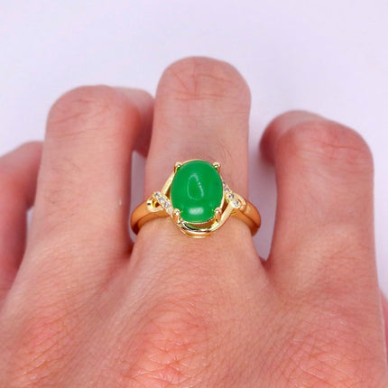 Vintage Gold Green Jade Cocktail Ring - Round Antique Design - Lucky Charm