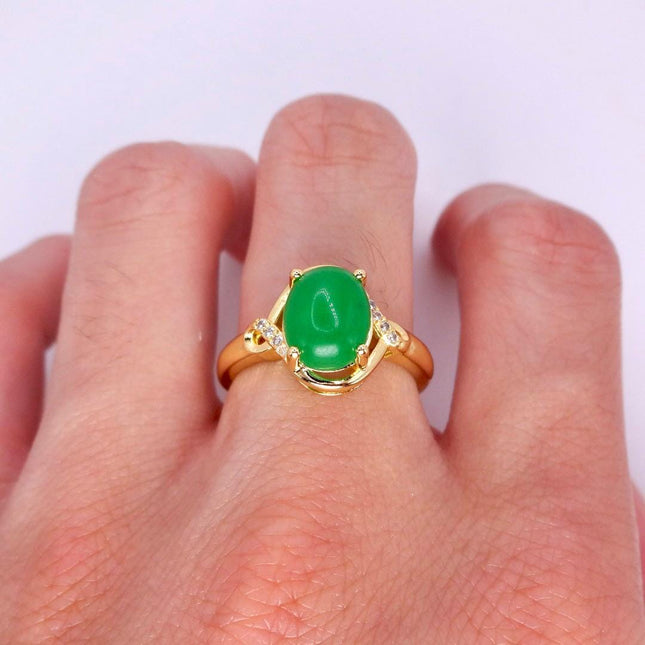 Vintage Gold Green Jade Cocktail Ring - Round Antique Design - Lucky Charm