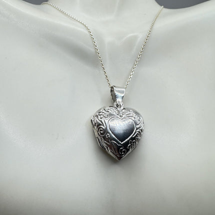 Silver Heart Locket: Vintage Photo Pendant - 925 Sterling Chain