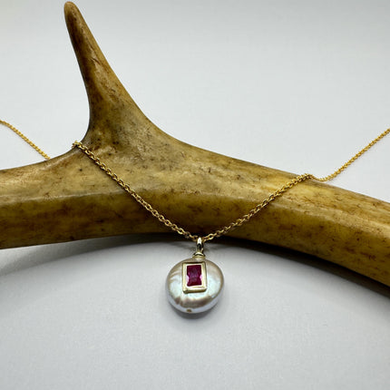 Vintage TINY Gold Pearl Necklace - Minimal Chain