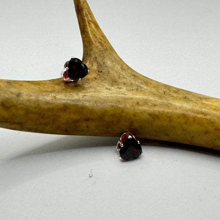 Vintage Red Garnet Heart 925 Sterling Silver Stud Earrings