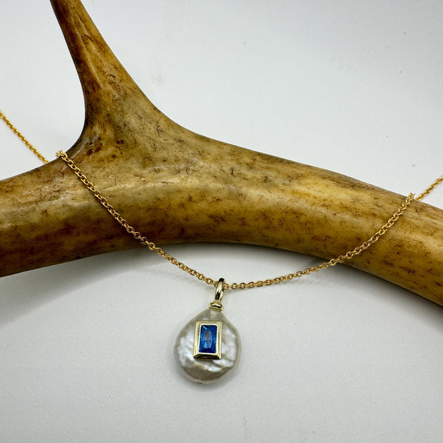 Vintage TINY Gold Pearl Necklace - Minimal Chain