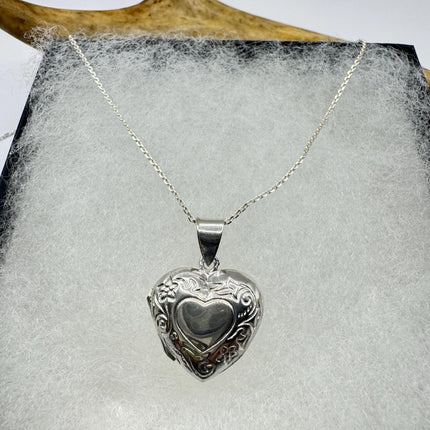 Silver Heart Locket: Vintage Photo Pendant - 925 Sterling Chain