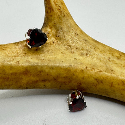 Vintage Red Garnet Heart 925 Sterling Silver Stud Earrings