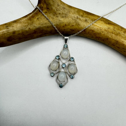 Vintage Sterling Silver White Moonstone Pendant Necklace: Delicate Charm