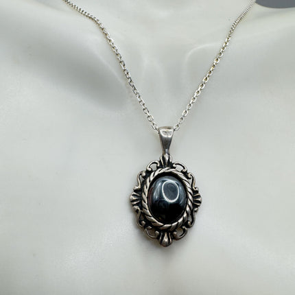 Vintage Filigree Hematite Pendant Necklace | 925 Sterling Silver on a fine chain