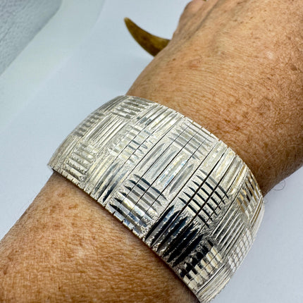 Vintage Silver Cuff Bracelet 925 Sterling Silver Elegant Diamond Cut