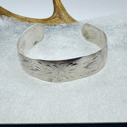 Vintage Silver Cuff Bracelet 925 Sterling Silver Elegant Engraved CHILDS Small Wrist