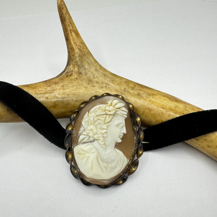 Vintage Carved Shell Cameo Brooch Pin: Gold Bronze Black Velvet Choker